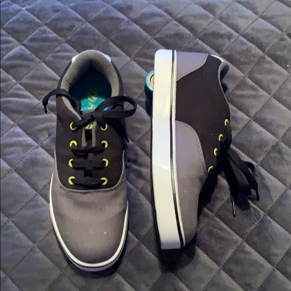 Size 7 Heelys